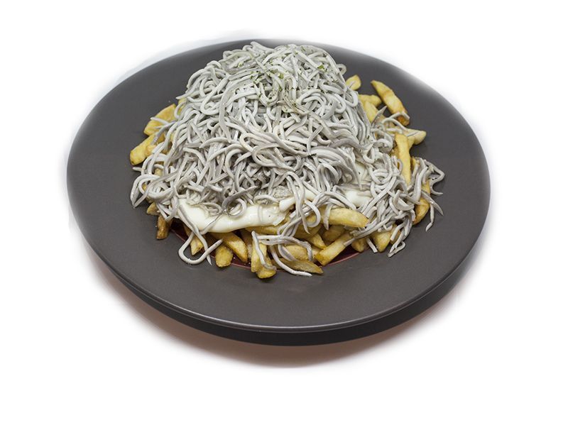 Huevos rotos con gulas