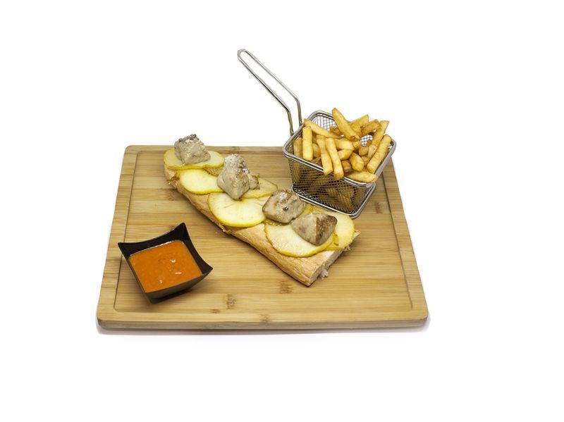 Tosta de manzana confitada y foie fresco